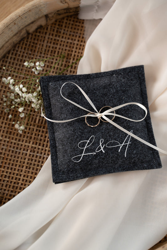 Ringkissen für Eheringe | Dunkelgrau | zur Hochzeit personalisiert | Ringbox