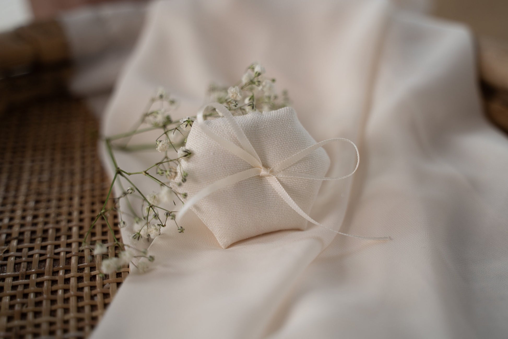 Ringkissen Sechseckig für Ringkästchen | zur Hochzeit personalisiert in verschiedenen Farben | Ringbox Kissen