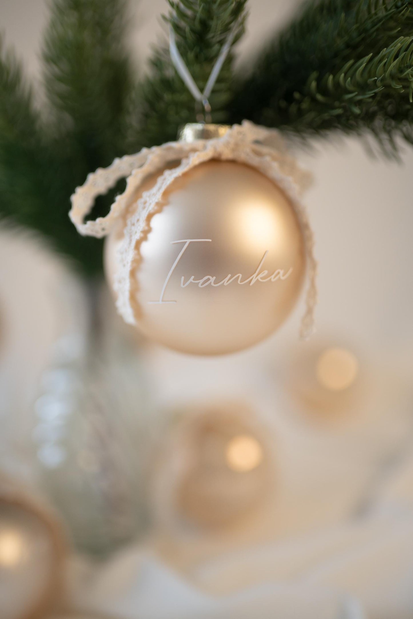 Weihnachtskugel personalisiert | Glaskugel Champagner mit Name & Schleife | Geschenk Weihnachten individuell