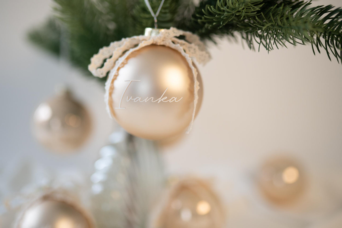 Weihnachtskugel personalisiert | Glaskugel Champagner mit Name & Schleife | Geschenk Weihnachten individuell