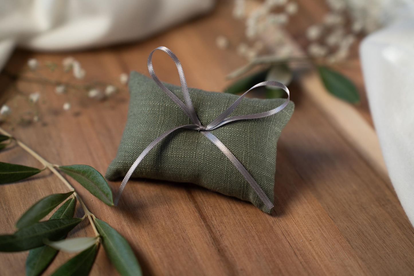 Ringkissen für Ringbox | Hochzeit personalisiert | Seidenband, verschiedene Farben | Handgemachtes Kissen für Eheringe