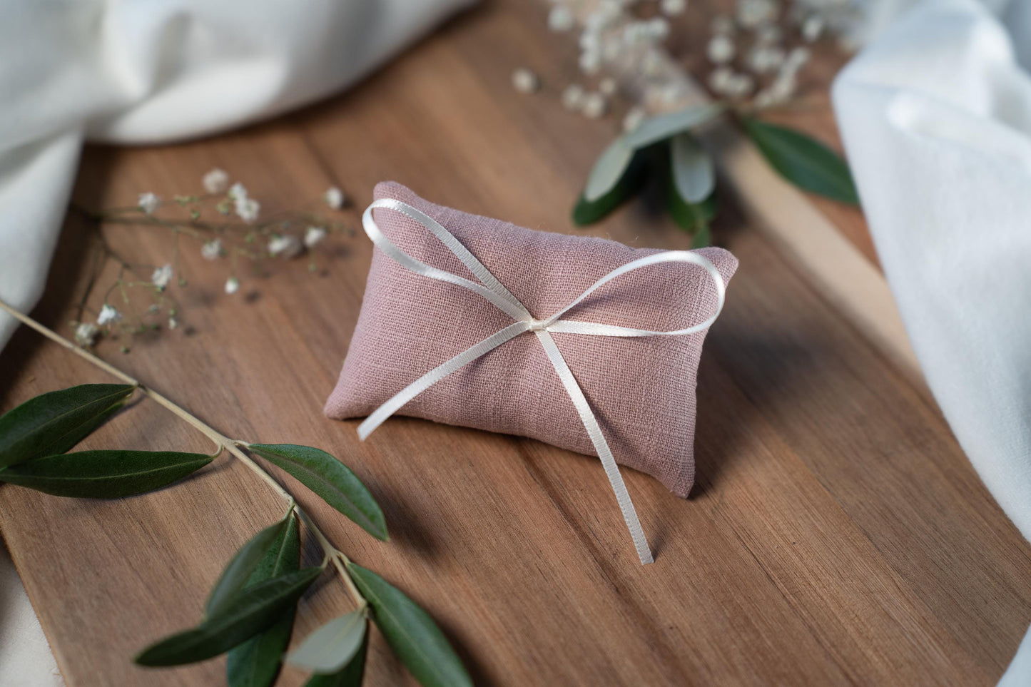 Ringkissen für Ringbox | Hochzeit personalisiert | Seidenband, verschiedene Farben | Handgemachtes Kissen für Eheringe