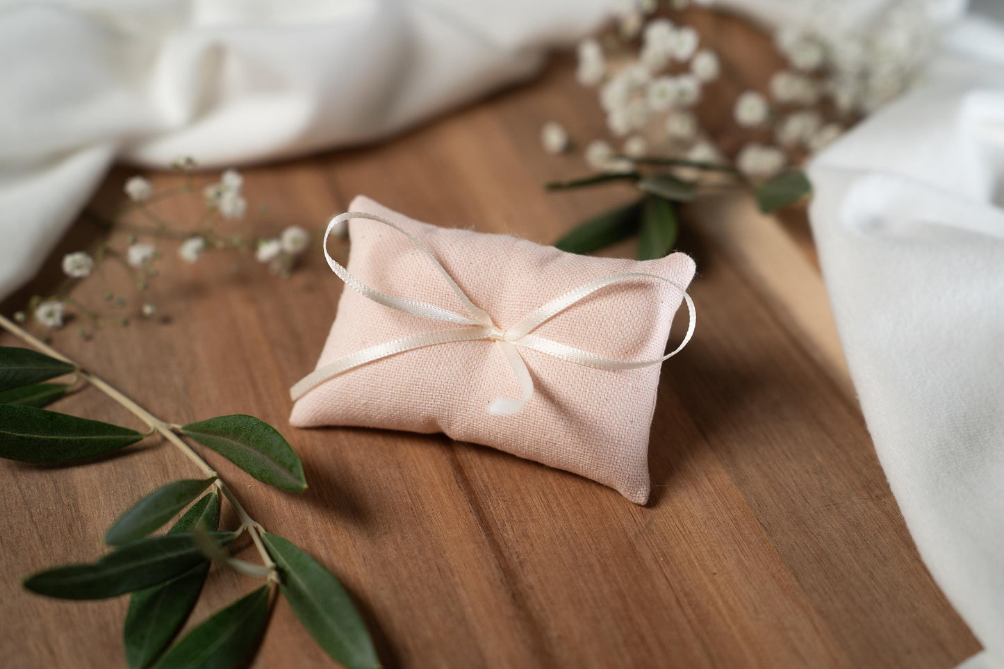 Ringkissen für Ringbox | Hochzeit personalisiert | Seidenband, verschiedene Farben | Handgemachtes Kissen für Eheringe