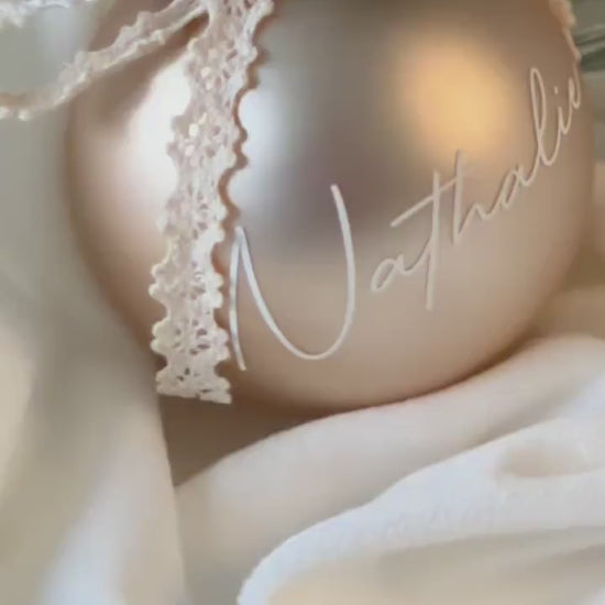 Weihnachtskugel personalisiert | Glaskugel Champagner mit Name & Schleife | Geschenk Weihnachten individuell